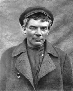 Ленин в парике. Разлив, 1917 г. Фото Д. И. Лещенко