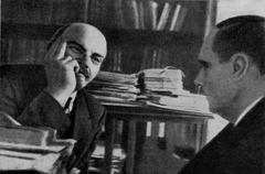 Ленин в своем кабинете в Кремле беседует с Гербертом Уэллсом. 6 октября 1920 г. Фотография Уигфрида Хемфриза
