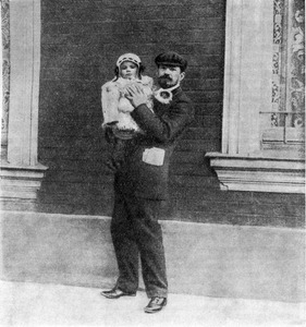 Луначарский с сыном, 1911 г. Фотография