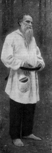 Л. Н. Толстой. Портрет работы И. Е. Репина, масло, 1901. ГРМ — стр. 173