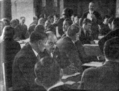 Общий вид заседания Подготовительной комиссии. (Кино–фото архив).