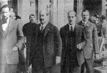 Луначарский А. В. в перерыве между заседаниями. Женева, 1927 г. (Кино–фото архив).