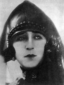 Н. А. Розенель — Элизабет Сторн. Кинофильм «Мисс Менд». 1926 г.