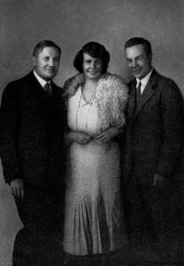 Н. С. Голованов, А. В. Нежданова и П. М. Норцов. Фотография с дарственной надписью А. В. Луначарскому, 1924 г.(?)